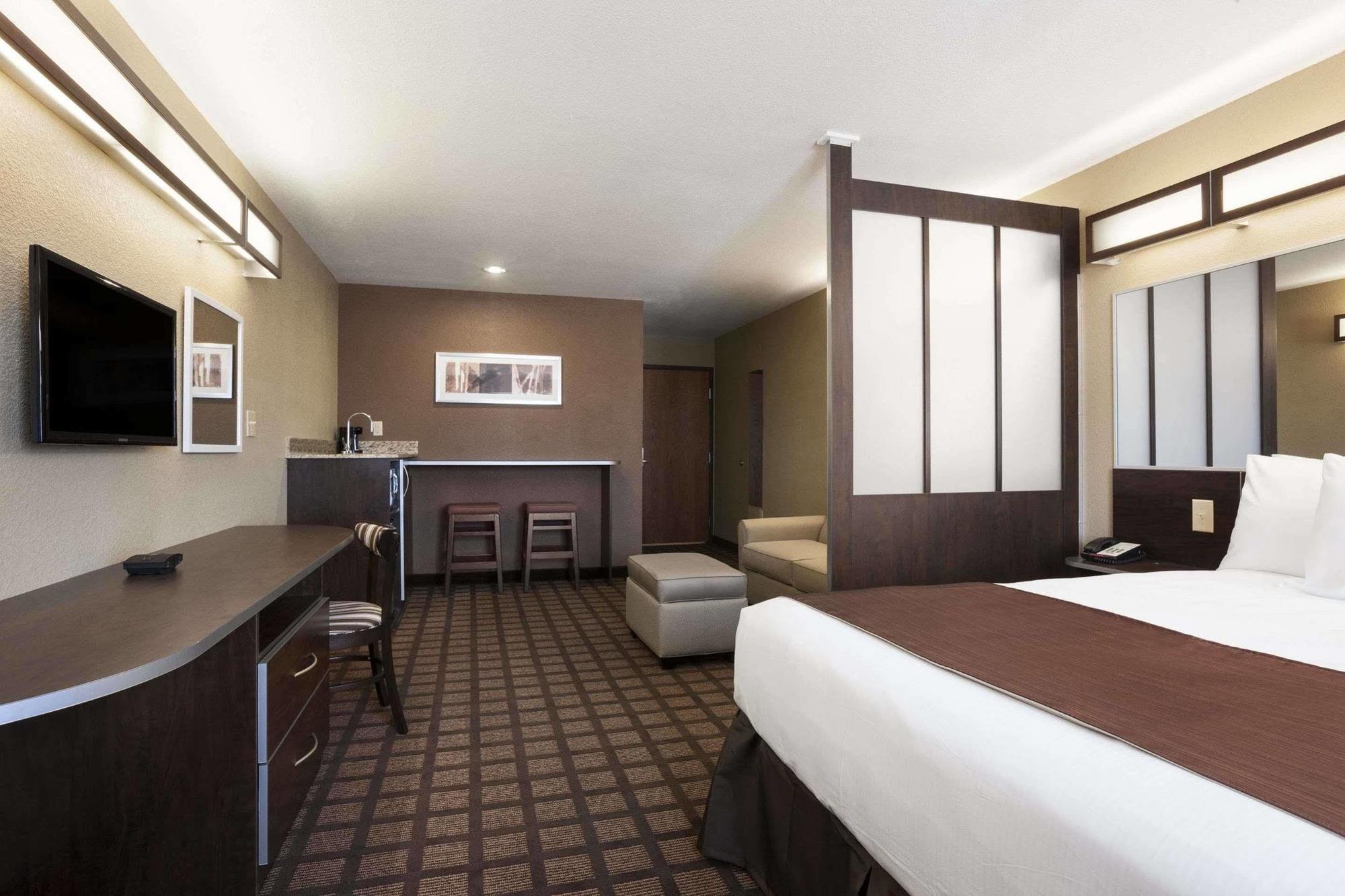 Microtel Inn & Suites Kenedy Kültér fotó